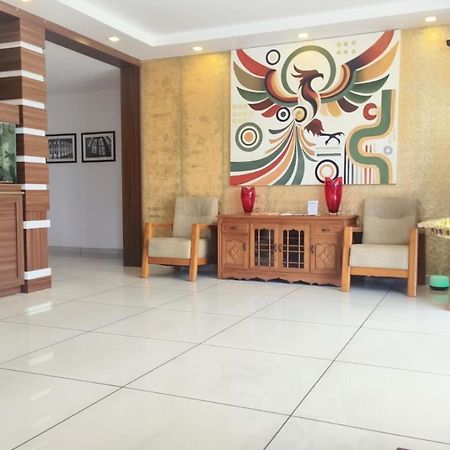 Phoenix Holidays Kochi Exterior photo